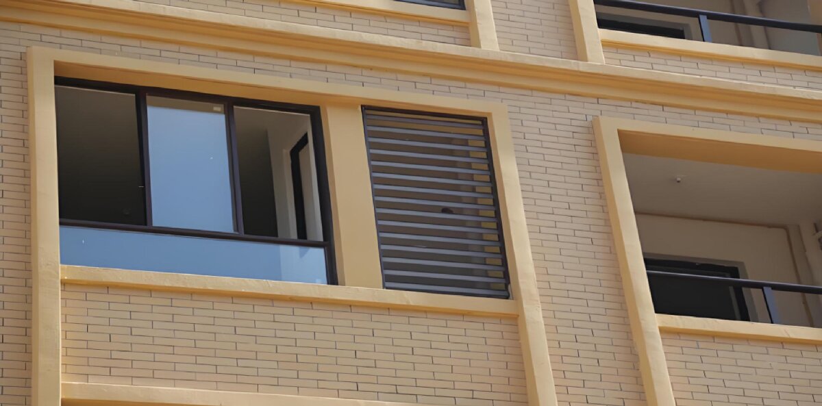 房屋外墻門窗滲水、開裂修繕！(圖1)